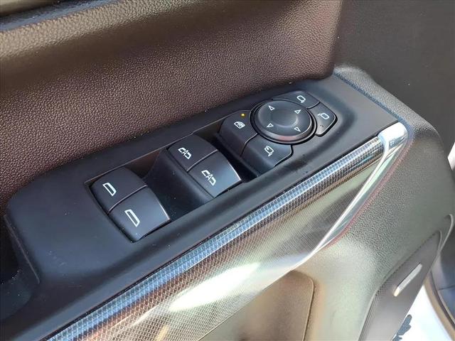 Photo of 2022 Summit White GMC Sierra 1500