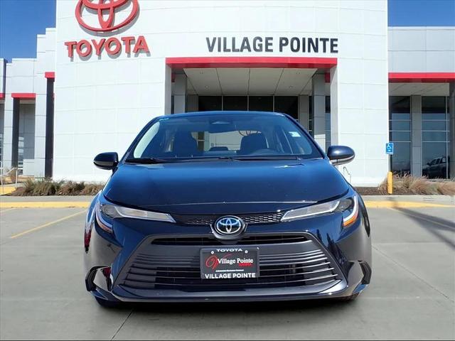 Photo of 2023 Midnight Black Metallic Toyota Corolla