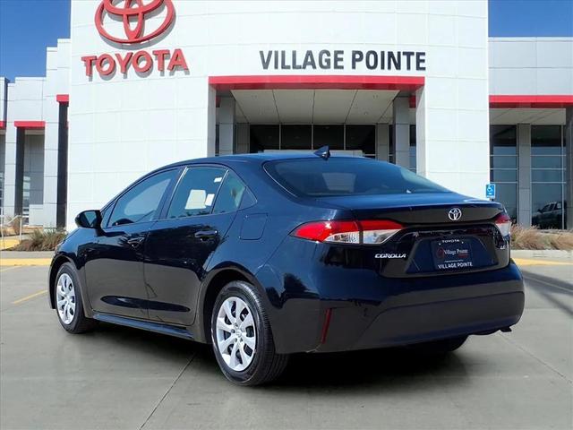 Photo of 2023 Midnight Black Metallic Toyota Corolla