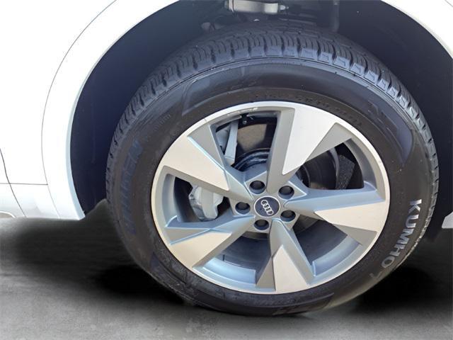 Photo of 2024 White Audi Q5