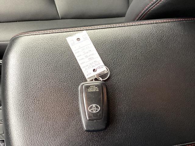 Photo of 2022 White Toyota 4Runner
