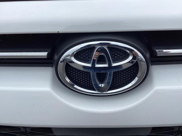 Photo of 2022 White Toyota 4Runner