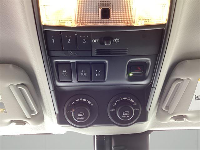 Photo of 2022 White Toyota 4Runner