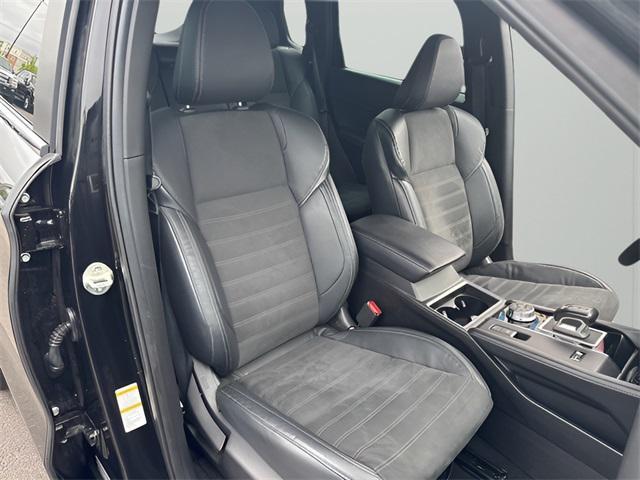 Photo of 2023 Black Mitsubishi Outlander PHEV