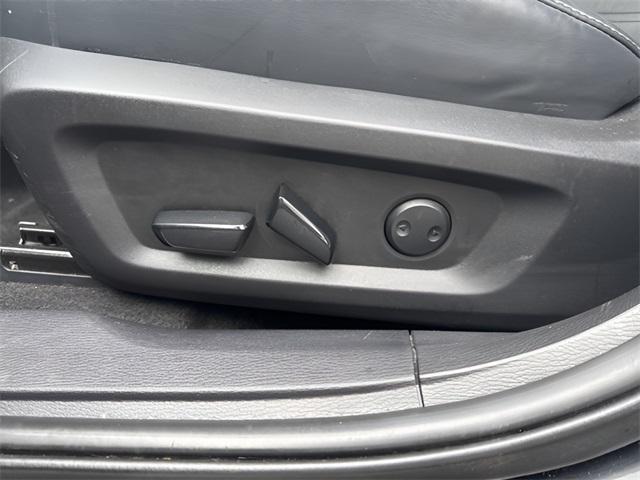 Photo of 2023 Black Mitsubishi Outlander PHEV