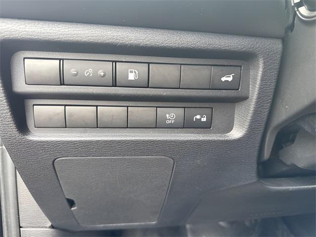 Photo of 2023 Black Mitsubishi Outlander PHEV