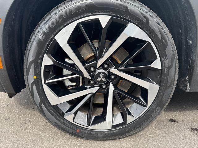 Photo of 2023 Black Mitsubishi Outlander PHEV
