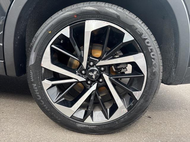 Photo of 2023 Black Mitsubishi Outlander PHEV