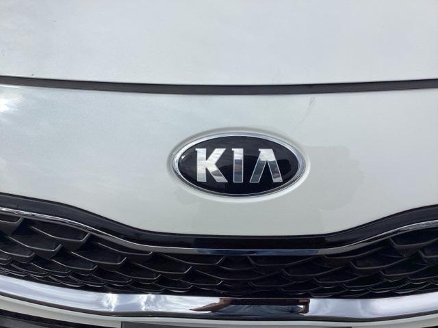 Photo of 2022 Snow White Pearl Kia Sportage