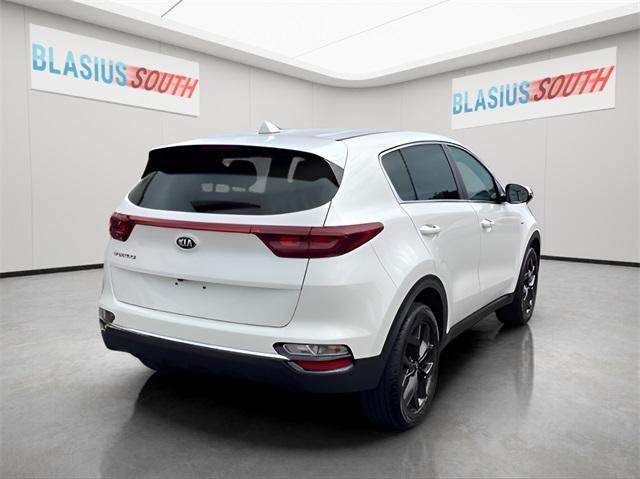 Photo of 2022 Snow White Pearl Kia Sportage