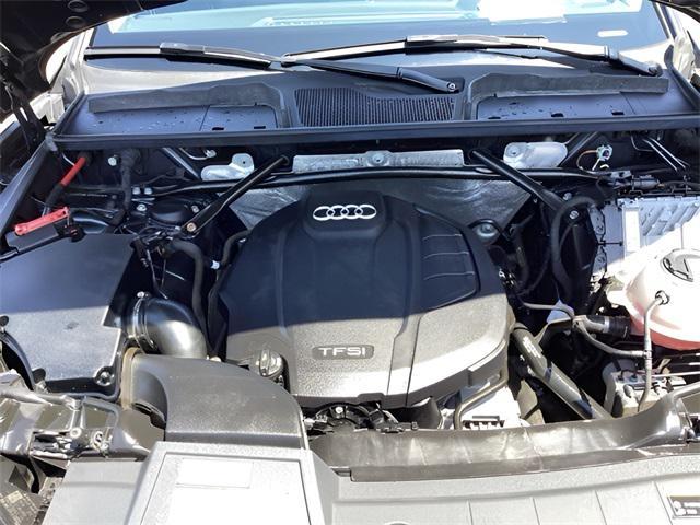 Photo of 2020 Mythos Black Metallic Audi Q5