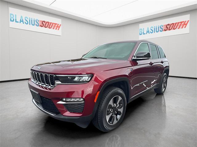 Photo of 2023 Velvet Red Pearlcoat Jeep Grand Cherokee 4xe