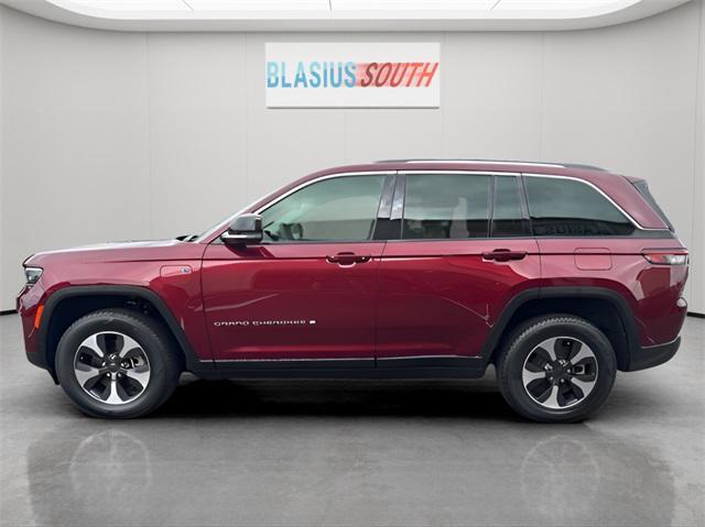 Photo of 2023 Velvet Red Pearlcoat Jeep Grand Cherokee 4xe
