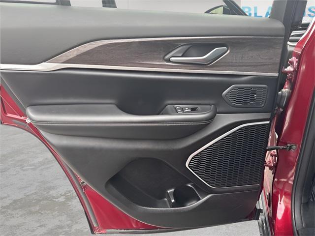 Photo of 2023 Velvet Red Pearlcoat Jeep Grand Cherokee 4xe