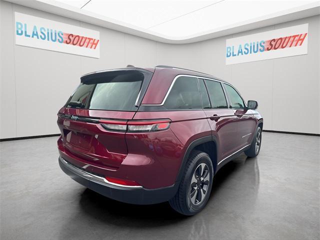 Photo of 2023 Velvet Red Pearlcoat Jeep Grand Cherokee 4xe