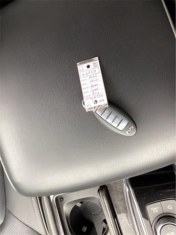 Photo of 2022 Anthracite Gray INFINITI QX80