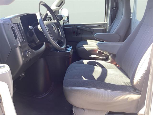Photo of 2018 Summit White GMC Savana 2500