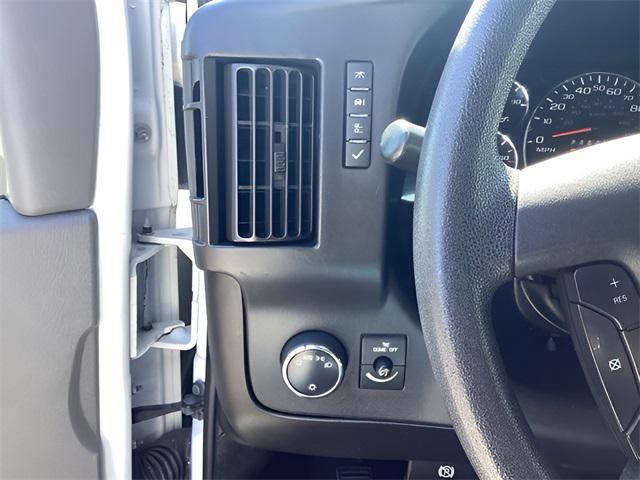 Photo of 2018 Summit White GMC Savana 2500