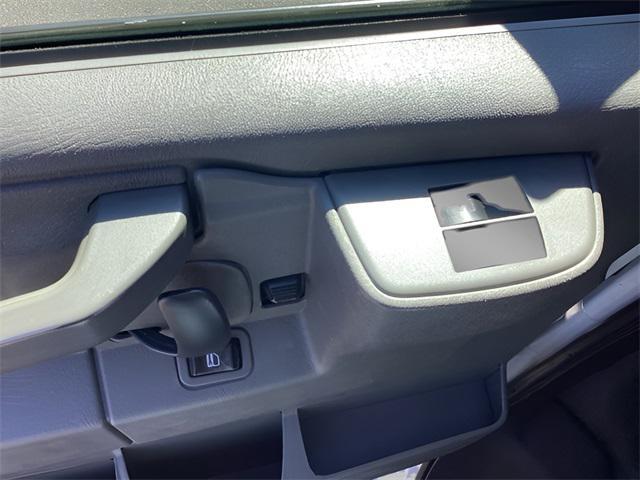 Photo of 2018 Summit White GMC Savana 2500