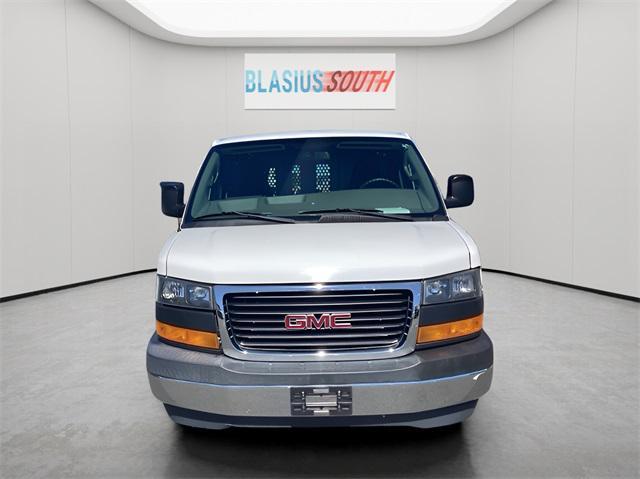 Photo of 2018 Summit White GMC Savana 2500