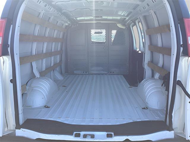 Photo of 2018 Summit White GMC Savana 2500