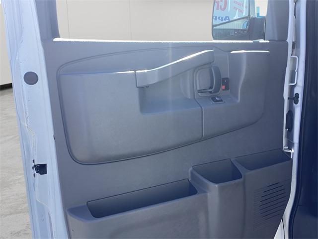 Photo of 2018 Summit White GMC Savana 2500