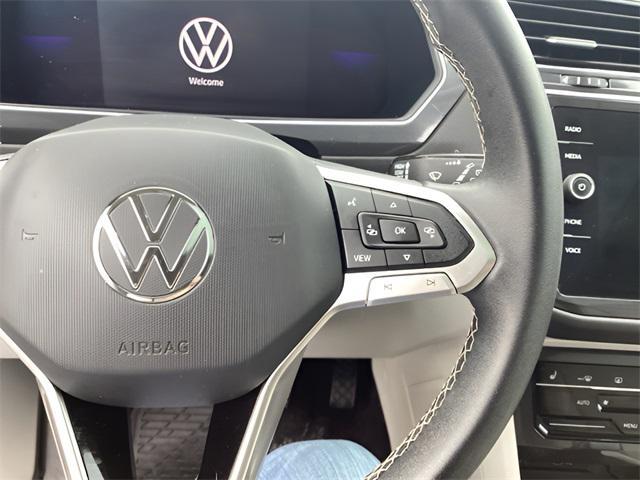 Photo of 2022 Deep Black Pearl Volkswagen Tiguan