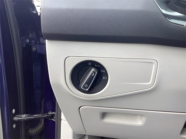 Photo of 2022 Deep Black Pearl Volkswagen Tiguan
