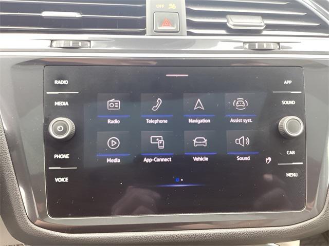 Photo of 2022 Deep Black Pearl Volkswagen Tiguan