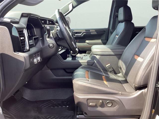 Photo of 2023 Onyx Black GMC Sierra 1500