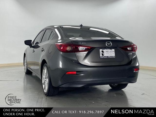 Photo of 2017 Machine Gray Metallic Mazda Mazda3