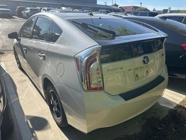 Photo of 2012 White Toyota Prius
