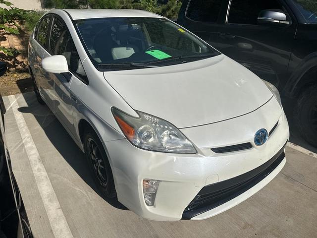 Photo of 2012 White Toyota Prius
