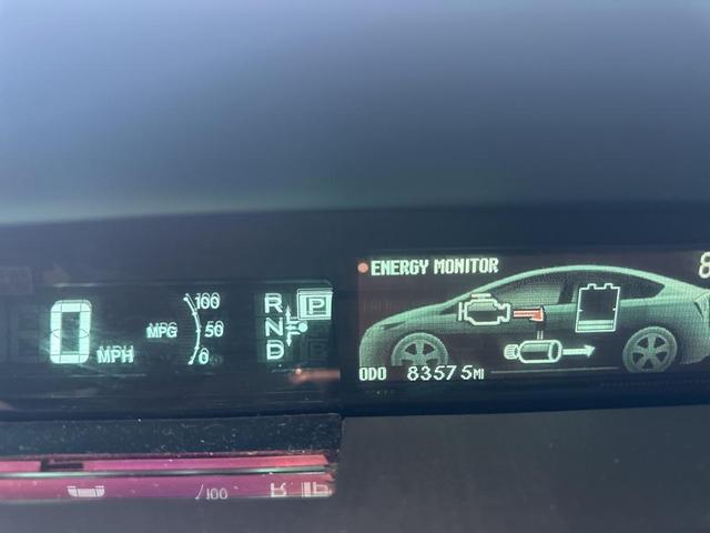 Photo of 2012 White Toyota Prius