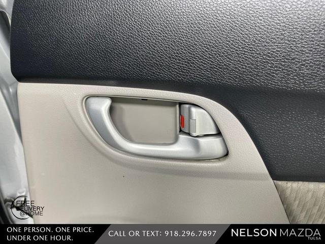 Photo of 2015 Silver Honda Civic