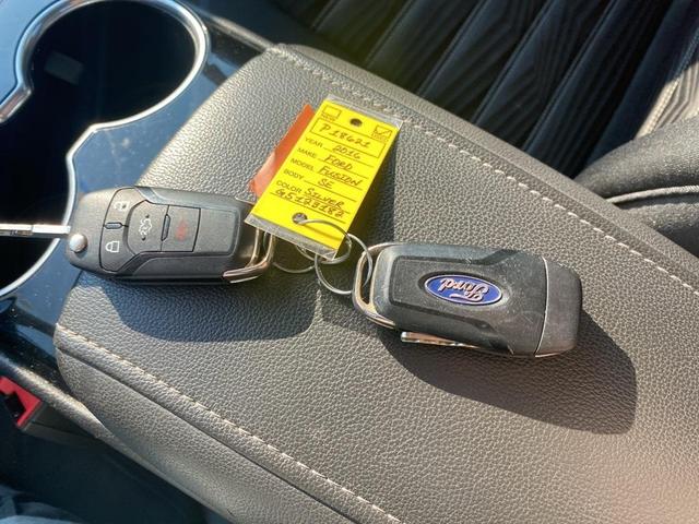 Photo of 2016 Ingot Silver Ford Fusion