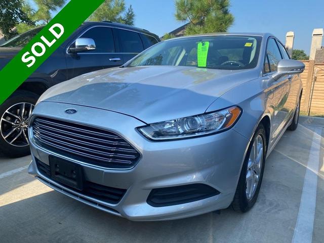 Photo of 2016 Ingot Silver Ford Fusion