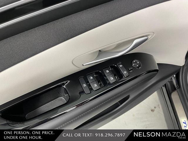 Photo of 2022 Phantom Black Hyundai TUCSON Hybrid