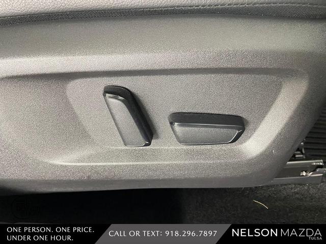Photo of 2022 Blue / Black Nissan Rogue
