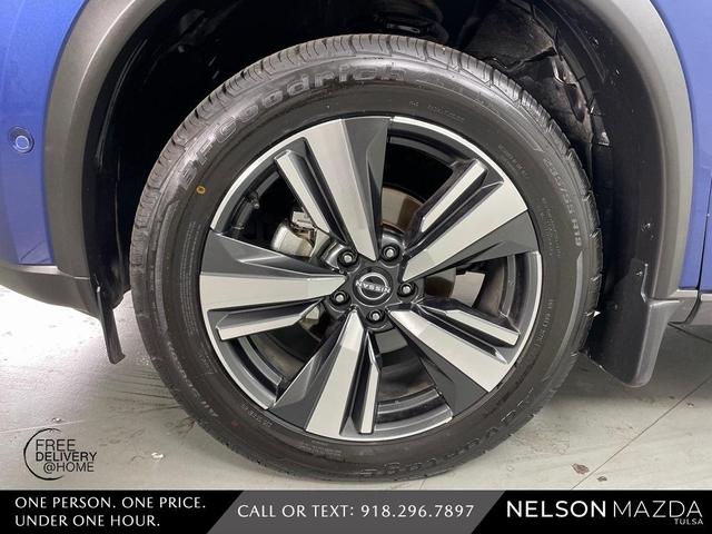 Photo of 2022 Blue / Black Nissan Rogue
