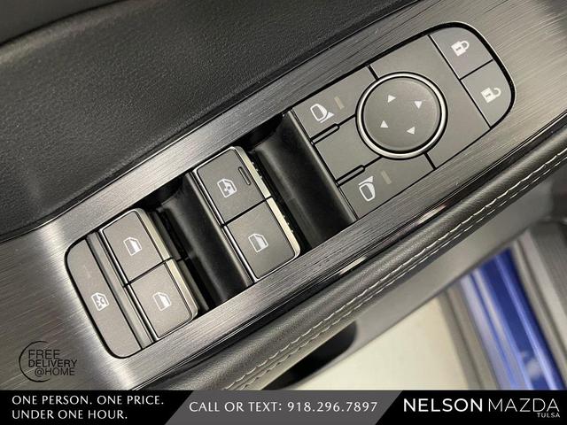 Photo of 2022 Blue / Black Nissan Rogue