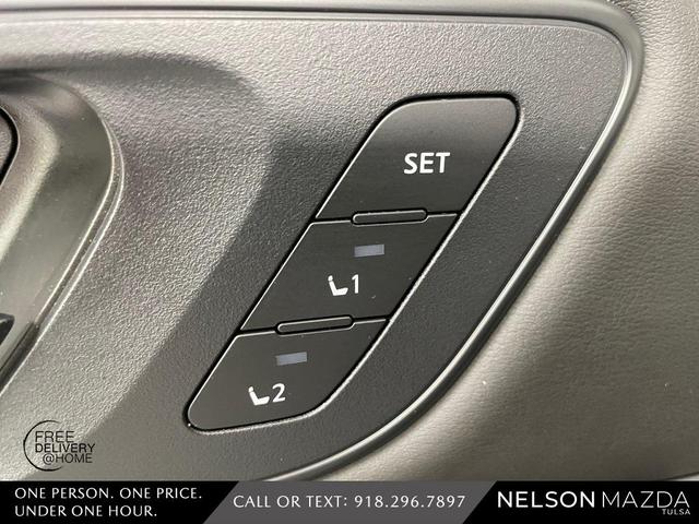 Photo of 2022 Blue / Black Nissan Rogue