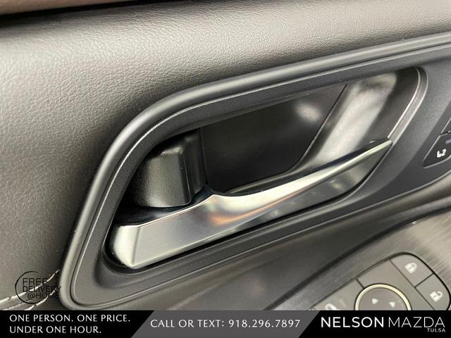 Photo of 2022 Blue / Black Nissan Rogue