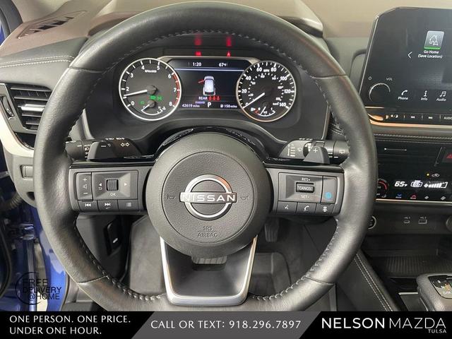 Photo of 2022 Blue / Black Nissan Rogue