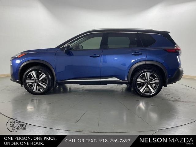 Photo of 2022 Blue / Black Nissan Rogue