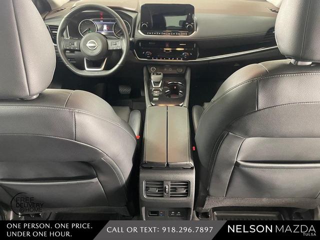 Photo of 2022 Blue / Black Nissan Rogue