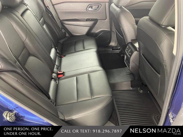 Photo of 2022 Blue / Black Nissan Rogue