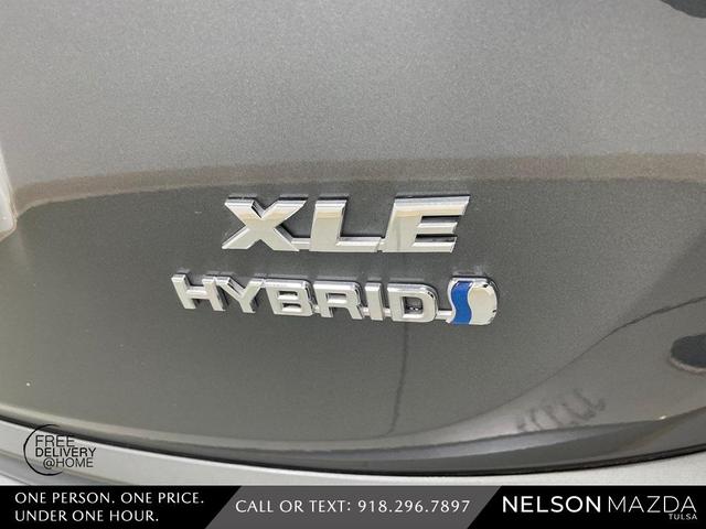 Photo of 2017 Gray Toyota RAV4 Hybrid