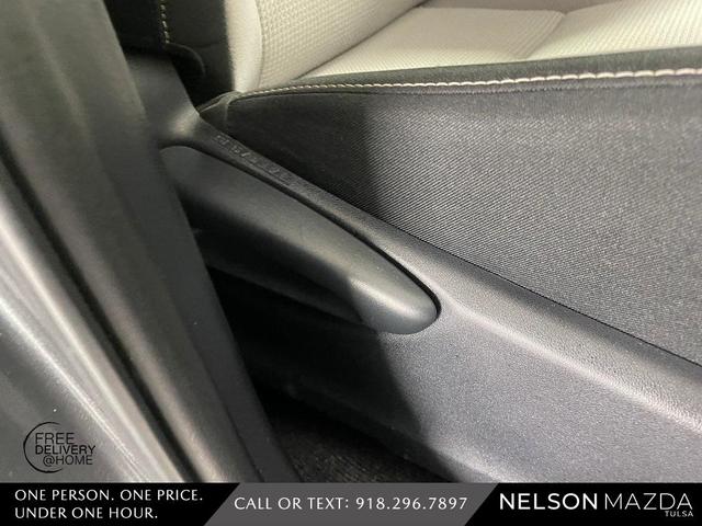 Photo of 2017 Gray Toyota RAV4 Hybrid