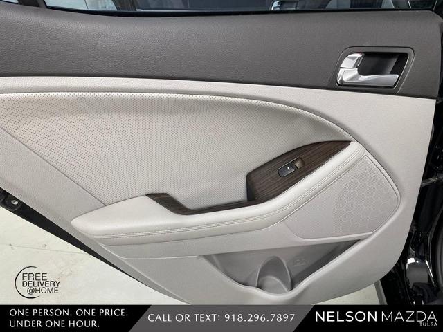 Photo of 2014 Ebony Black Kia Optima